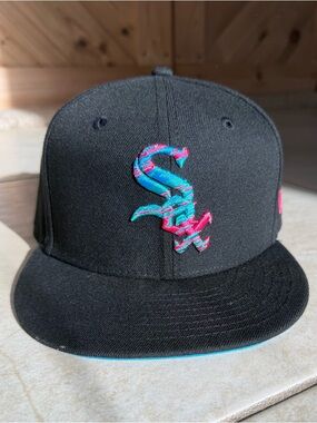 Sox New Era 59FIFTY Black Fitted Cap with Teal and Magenta Trim. Size 7 1/8.
